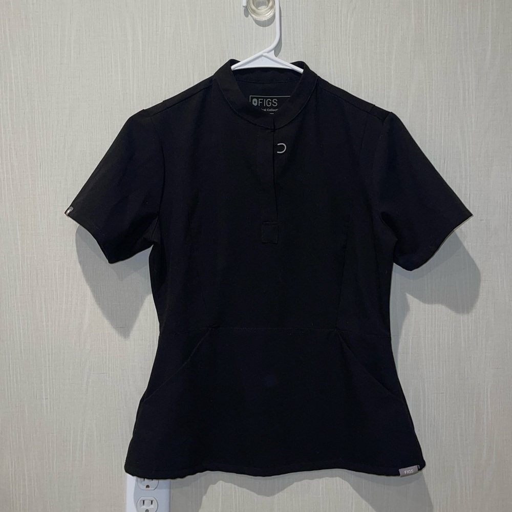 FIGS scrub top